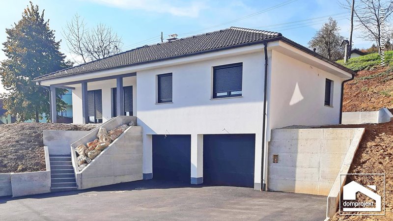 Modernes Fertighaus Žiče