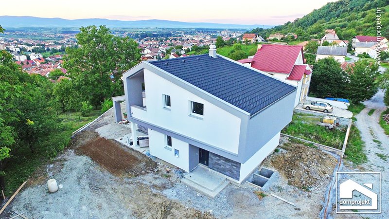 Hochwertiges Fertighaus mit Obergeschoss Požega