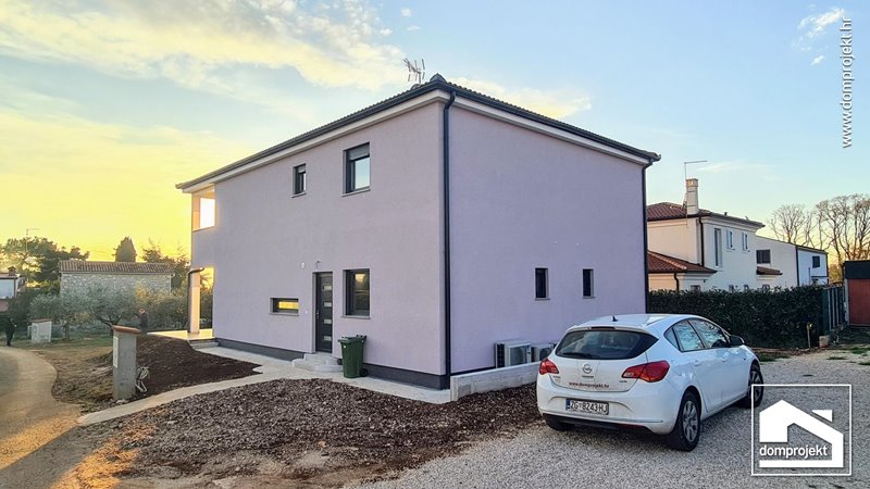 Komfortables Fertighaus mit Obergeschoss Umag