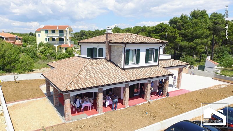 Modernes Fertighaus Brodarica
