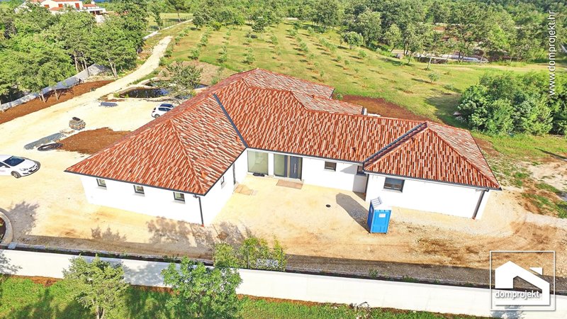 Familienfreundliches Fertighaus Bungalow Hrboki