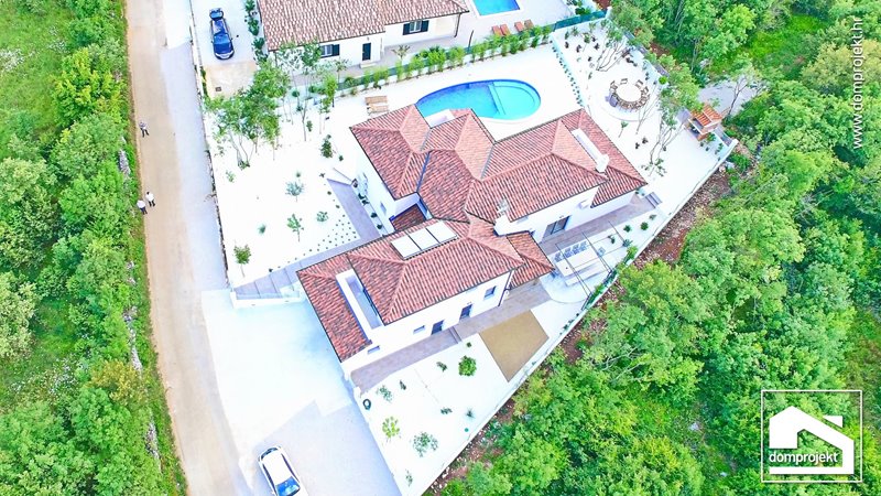 Fertighaus mit Pool Belavići
