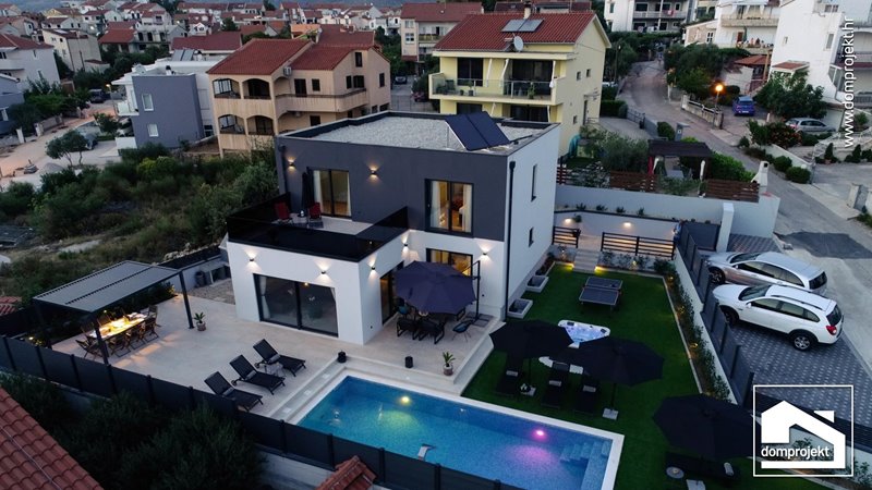 Fertighaus mit Pool Brodarica