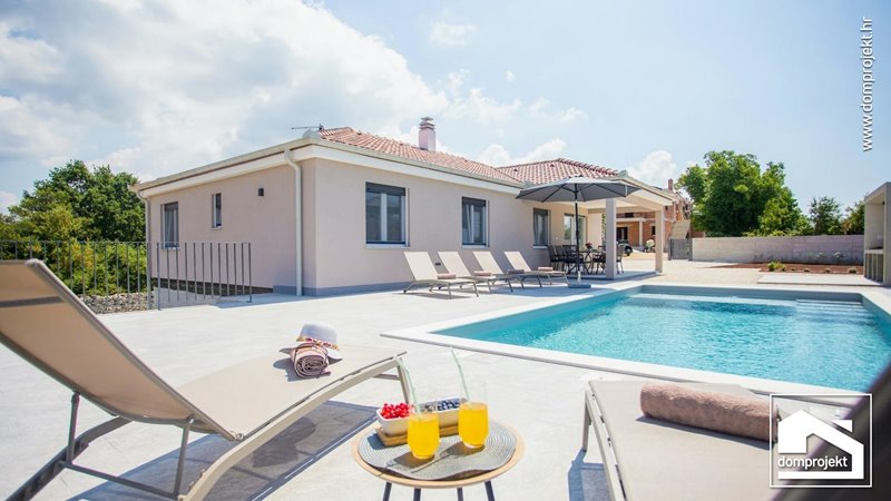 Fertighaus mit Pool Burići