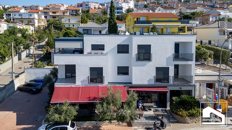 Modernes Fertighaus mit Obergeschoss Crikvenica