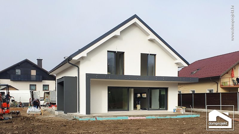 Modernes Fertighaus mit Dachgeschoss Domžale