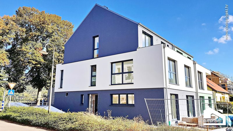 Modernes Fertighaus mit Dachgeschoss Hunsdorf
