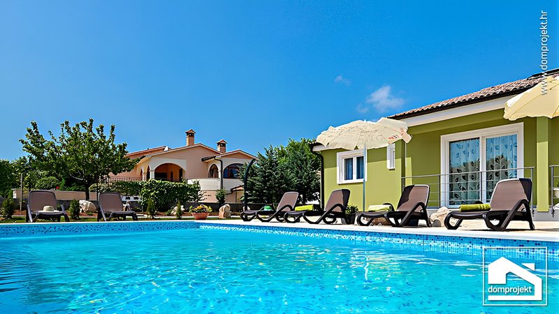 Modernes Fertighaus mit Pool Labin