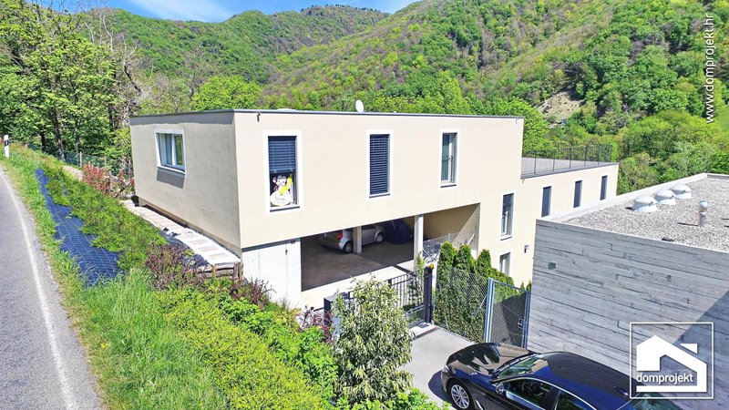 Modernes Fertighaus mit Obergeschoss Mendrisio