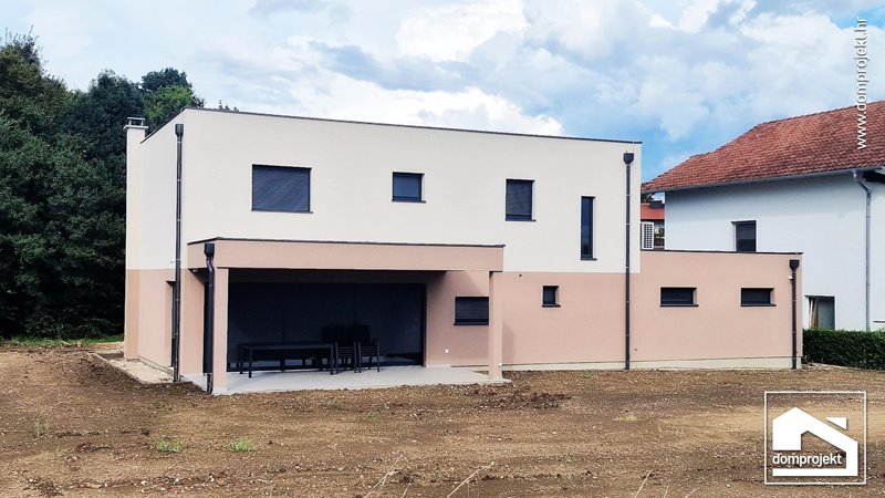 Modernes Fertighaus mit Obergeschoss Rakitje
