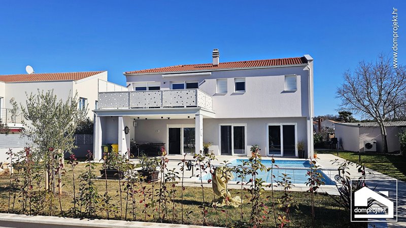Fertighaus mit Pool Sošići