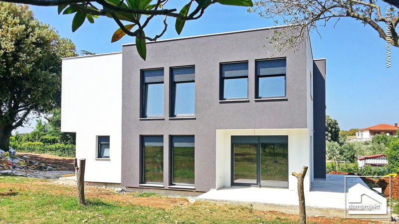 Modernes Fertighaus mit Obergeschoss Štinjan