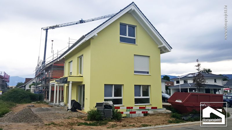 Modernes Fertighaus mit Dachgeschoss Subingen
