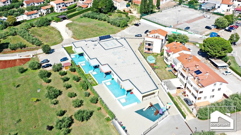 Moderner Kindergarten in Fertigbauweise Tar