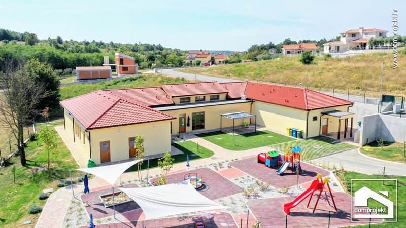 Moderner Kindergarten in Fertigbauweise Vižinada