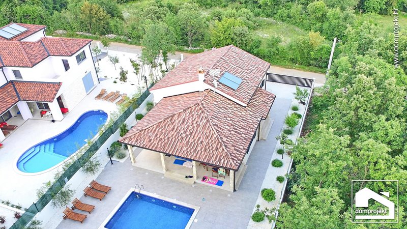 Fertighaus mit Pool Belavići