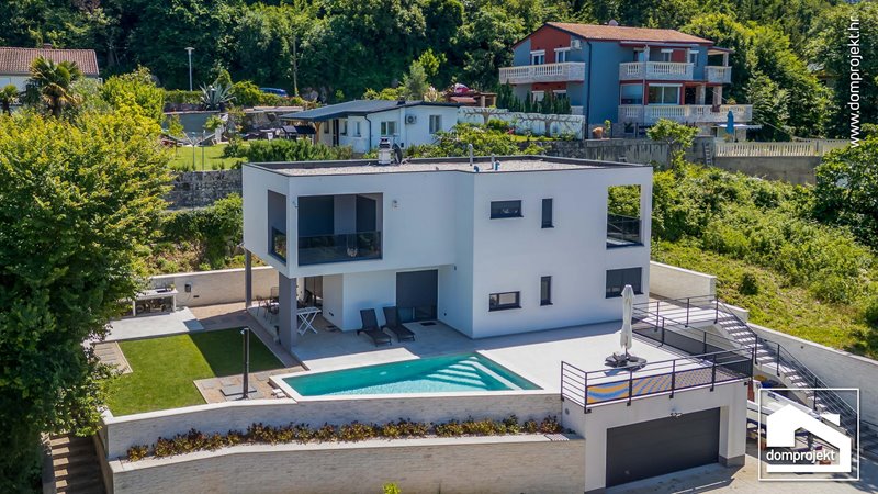 Modernes Fertighaus mit Pool Omišalj