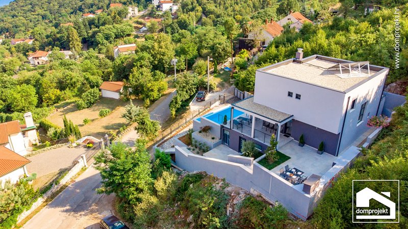 Modernes Fertighaus mit Pool Rukavac