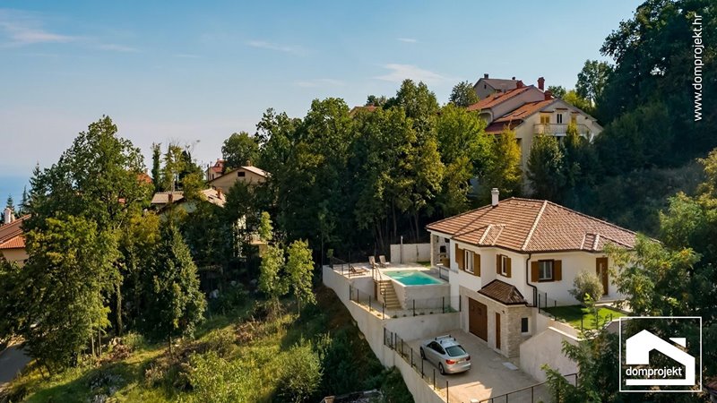 Modernes Fertighaus mit Pool Pobri
