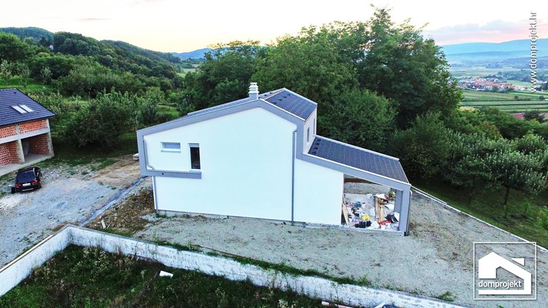Komfortables Fertighaus mit Obergeschoss Požega