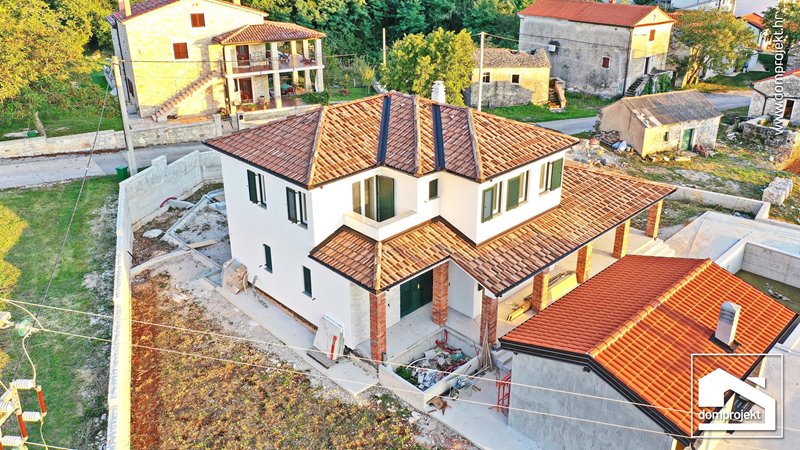 Modernes Fertighaus Šorgi