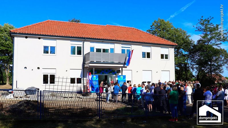 Fertigbau-Schule Nebojan