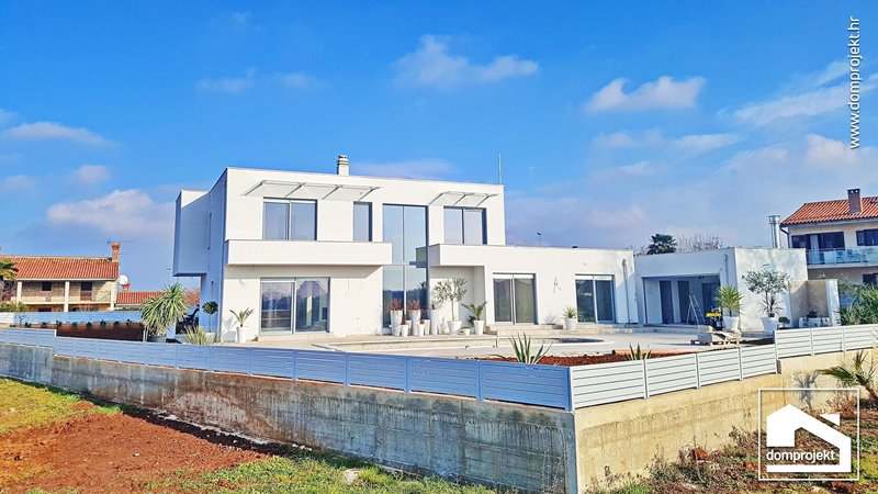 Modernes Fertighaus mit Obergeschoss Poreč