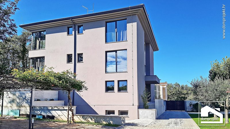 Modernes Fertighaus mit Obergeschoss Umag