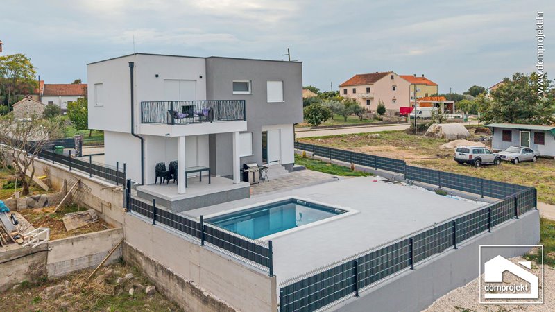 Modernes Fertighaus mit Obergeschoss Zadar