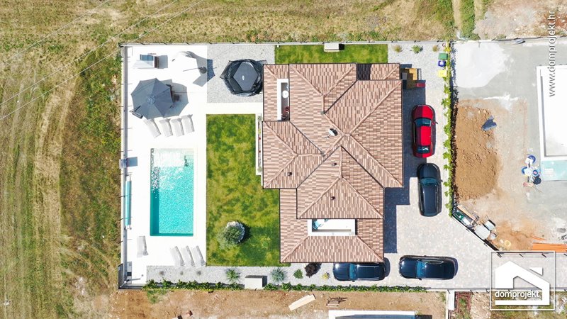 Modernes Fertighaus mit Pool Nedešćina