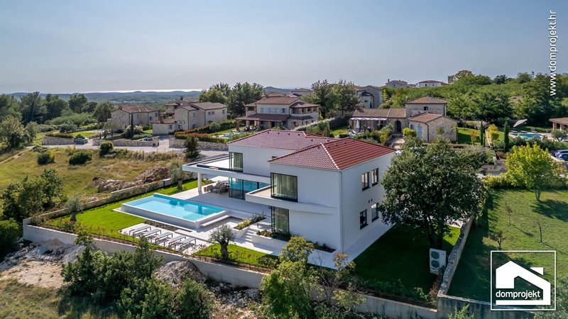 Komfortables Fertighaus mit Obergeschoss Sveti Lovreč Pazenatički