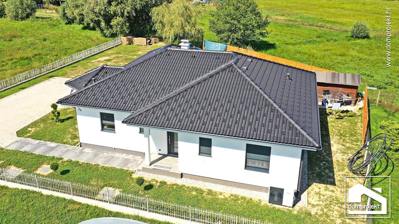 Hochwertiges Fertighaus mit Pool Brezje