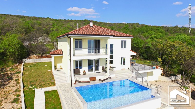 Energieeffizientes Fertighaus mit Pool Kostrena