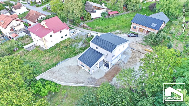 Familienfreundliches Fertighaus mit Obergeschoss Požega
